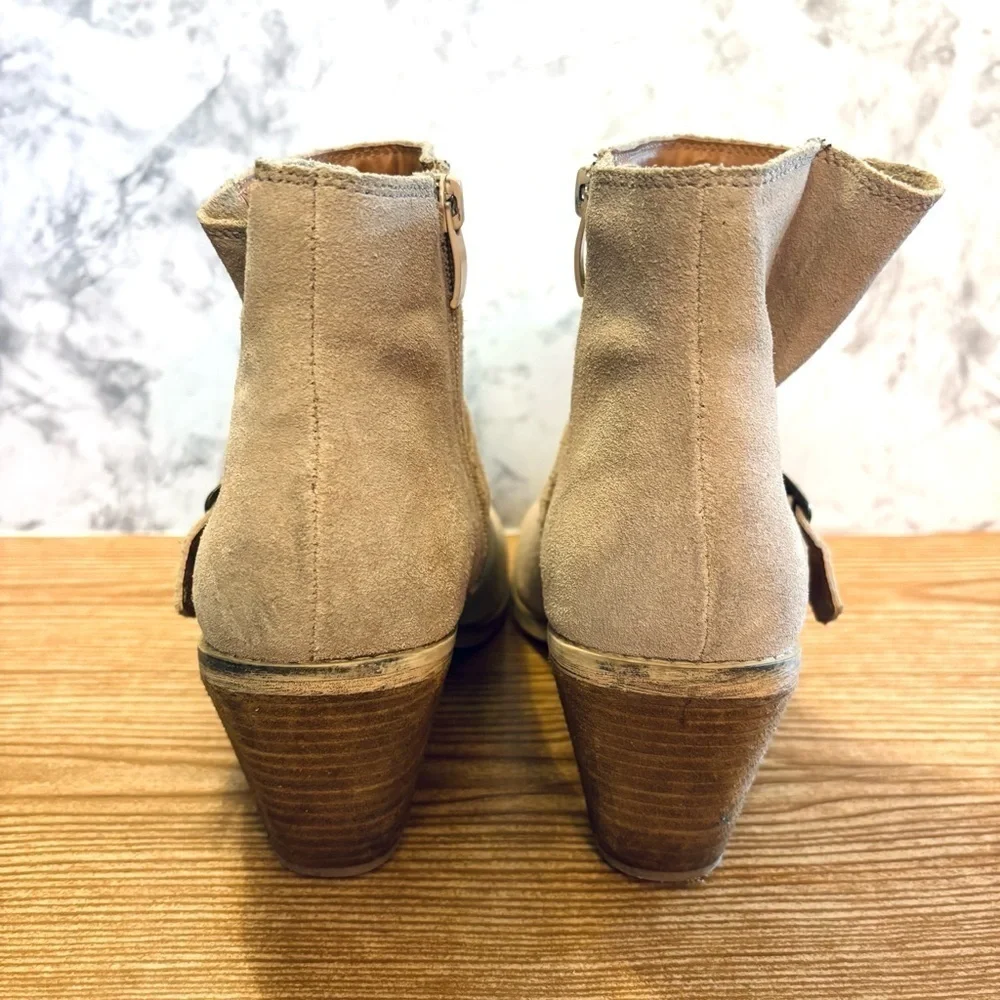 Very Volatile Los Angeles Suede Leather Ankle Boots Booties Tan Size 8.5